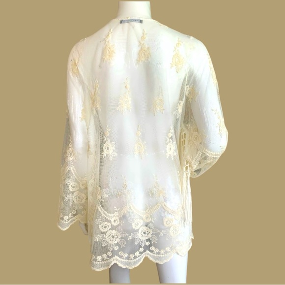 YOU’RE NOT ALONE SHEER CREAM LACE EMBROIDERED FRINGE DUSTER. WOMEN’S SIZE LARGE - Picture 2 of 9